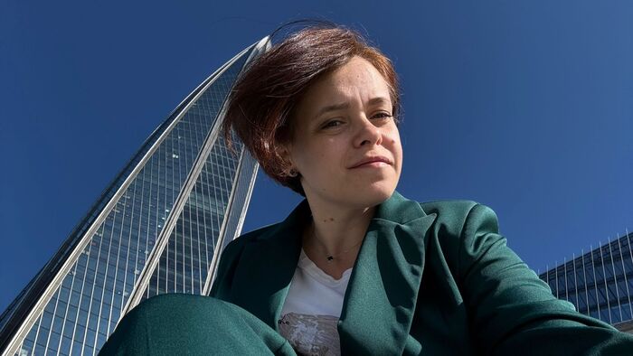 Я не пользуюсь услугами профессиональных фотографов: это подчёркивает, что я частный преподаватель, который работает на себя