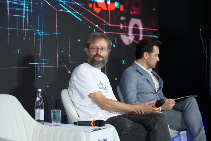 Своровала фотку Дробышевского из ВК. Чтобы плюсцов срубить