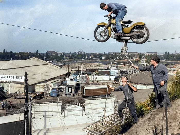 Осколки истории : Интересные и редкие ретро-фотографии Европы. 20 раскрашенных фотографий ХХ века. Часть 26 Историческое фото, Старое фото, 20 век, Фотография, Италия, Германия, Франция, Швеция, Австрия, Норвегия, Нидерланды (Голландия), Европа, Колоризация, Длиннопост