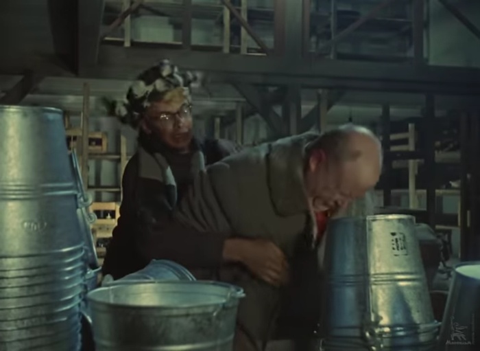 - Пчхи... Пчхи... Пчхи... Пчхи... БЗДЫН!!