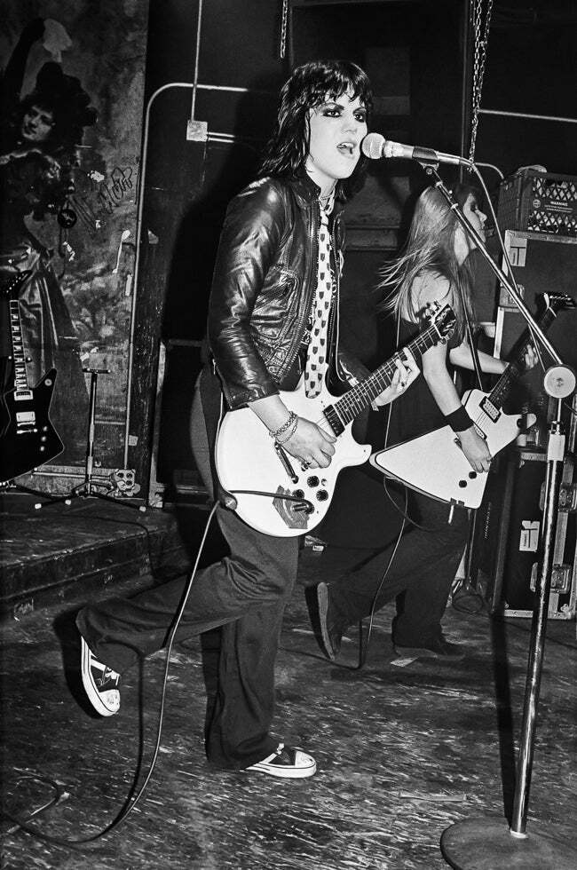 Джоан Джетт в клубе CBGB, 1976.