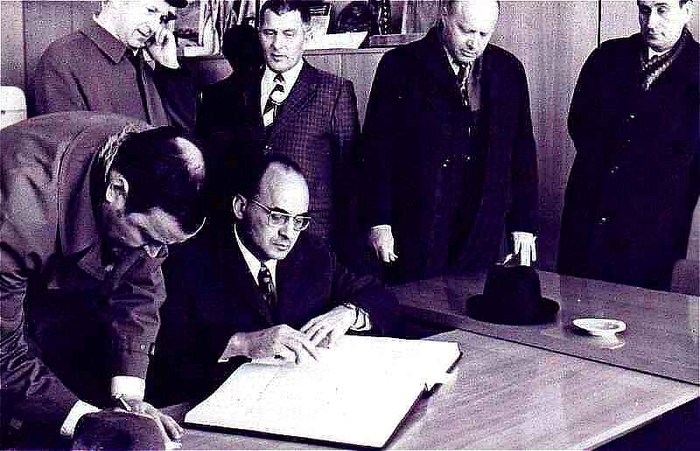 1973 год. Апрель. Президент Мексики Луис Эчеверрия Альварес на Братской ГЭС. Это был первый официальный визит главы латиноамериканского государства в нашу страну.