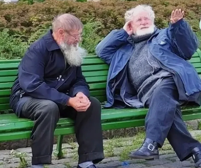 Это я и мой 11 айфон смотрим презентацию Apple