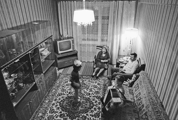 .     . 27  1980 .   .