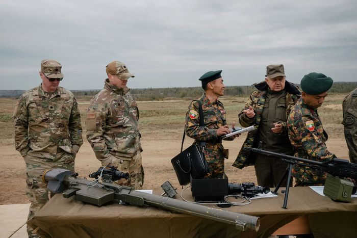 U.S. military representatives, left, at the military exercises on Monday. The United States last attended in 2017. // <!--noindex--><a href="https://pikabu.ru/story/prokremlevskiy_informatsionnyiy_puzyir_mefodiya__1401040_13189838?u=https%3A%2F%2Fwww.nytimes.com%2F2025%2F09%2F15%2Fworld%2Feurope%2Frussia-belarus-zapad-2025-war-games.html&t=https%3A%2F%2Fwww.nytimes.com%2F2025%2F09%2F15%2Fworld%2Feurope%2Frussia-belar...&h=63fb0fd447efcf8bcb50703410218981974c9641" title="https://www.nytimes.com/2025/09/15/world/europe/russia-belarus-zapad-2025-war-games.html" target="_blank" rel="nofollow noopener">https://www.nytimes.com/2025/09/15/world/europe/russia-belar...</a><!--/noindex-->