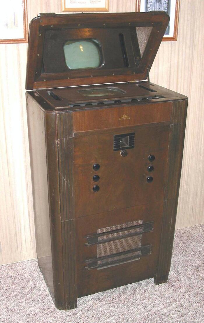 Американский телевизор-прототип RCA RR-359