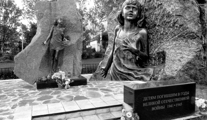 An 11-year-old girl was beaten, tortured, and then tied to a desk and doused with cold water. - My, War, Tragedy, Partisans, Heroes, Feat, Nazism, Red Army, Reward, Fascism, The soldiers, Veterans, Negative
