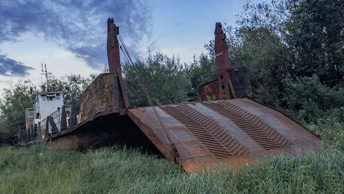 2. Стоянка брошенных кораблей в Котласе 61.27051, 46.70787