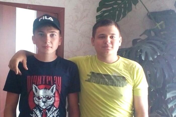 Артём в 2020-м году учился в 9 классе, а Дима на втором курсе колледжа