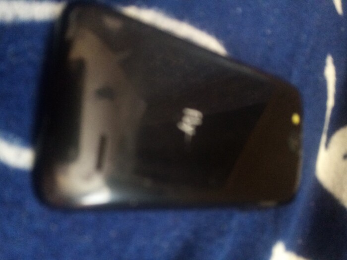 Сегодня я попытался починить телефон fIy и я могу сказать что нету механизма для включения