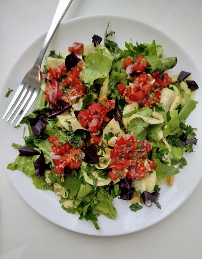 Салат из кабачков и рукколы