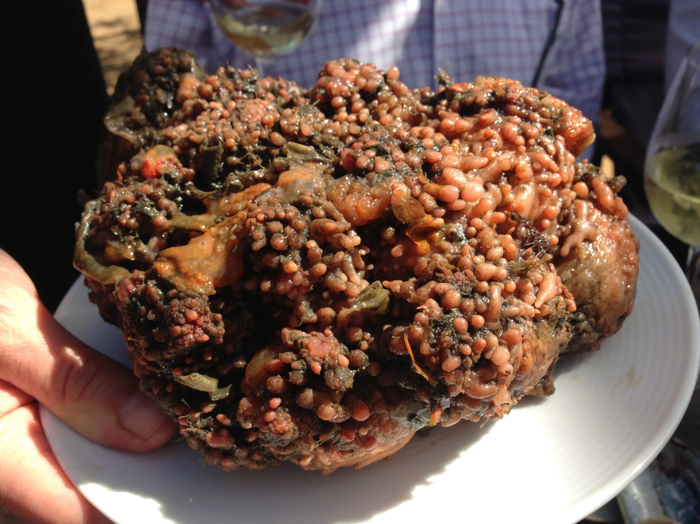 Ну как не удержаться, и не откусить кусочек?