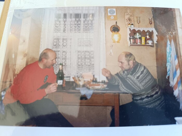 Та самая зимняя кухня. Самое левое окно на предыдущем фото. Втроем было уже очень тесно.