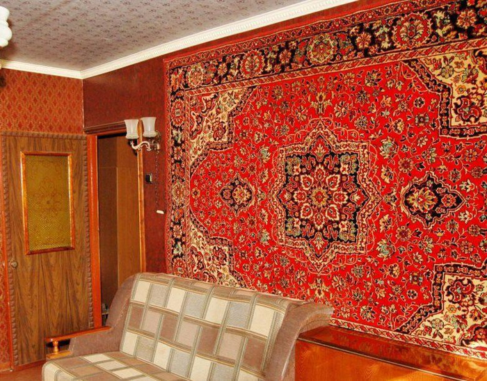 Мифы и реальность: почему «ковёр на стене» — не смешной архаизм, а прагматичная традиция.