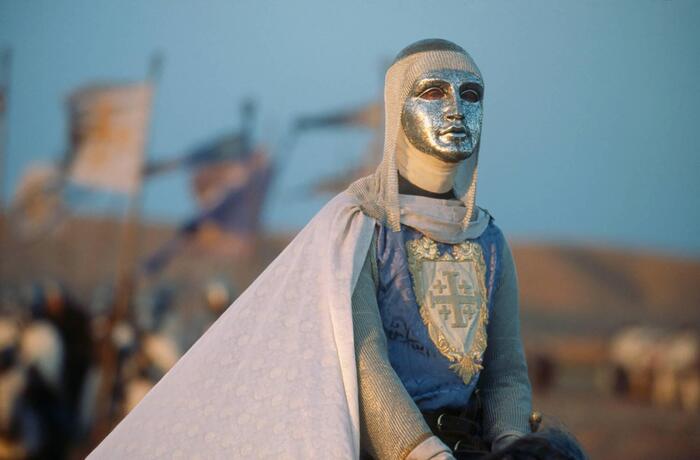 Кто ты, воин?!