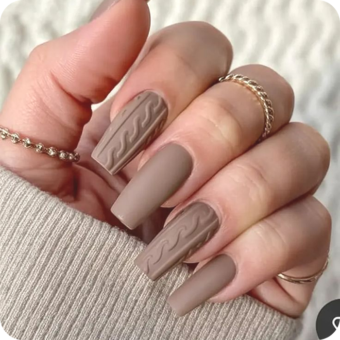 12 идей дизайна маникюра на осень 2025, которые придут на место надоевшего френча и сливочного масла