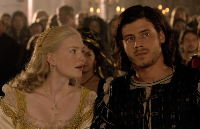 Лукреция и Чезаре Борджиа на церемонии интронизации папы Александра VI. Сериал "Борджиа".