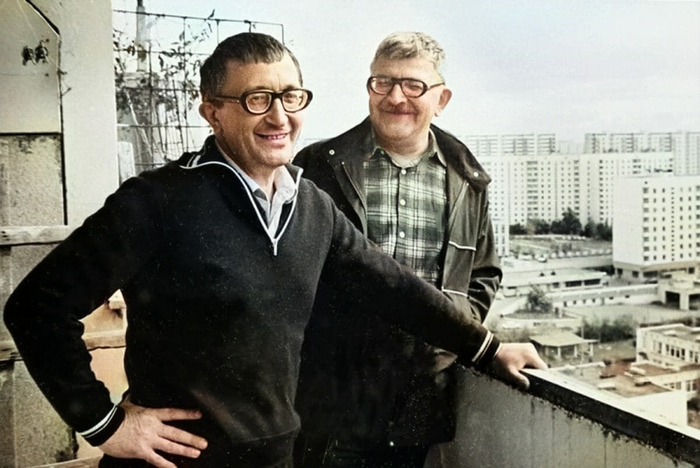 Человечество обанкротилось биологически – рождаемость падает, распространяется рак, слабоумие, неврозы, люди превратились в наркоманов