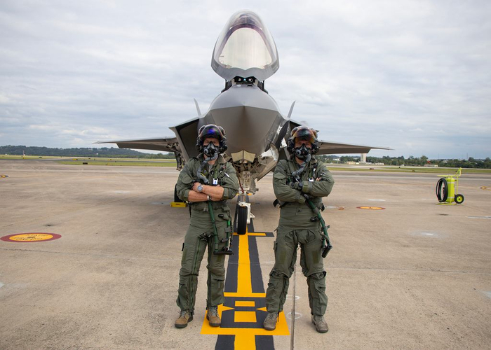 Первые F-35 должны прибыть через полгода. Между тем у американцев с ними проблемы