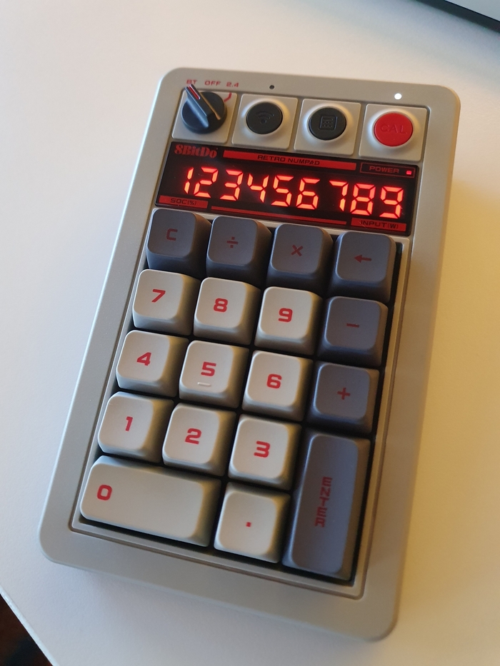 8BitDo Retro 18 Mechanical Numpad