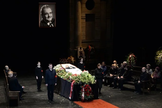 Прощание с актёром состоялось 3 декабря 2013 года в Театре имени Вахтангова Прощание с актёром состоялось 3 декабря 2013 года в Театре имени Вахтангова