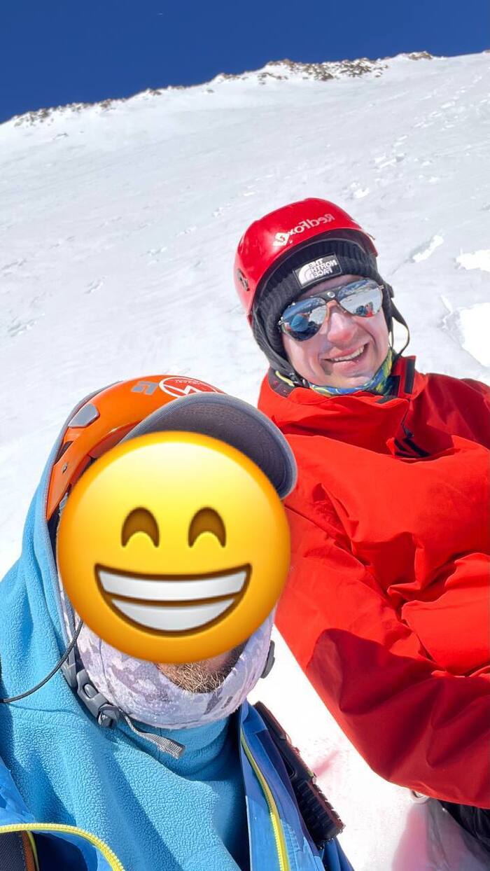 Главный гид действительно крутой человек, мы с ним продолжаем общаться и после восхождения.