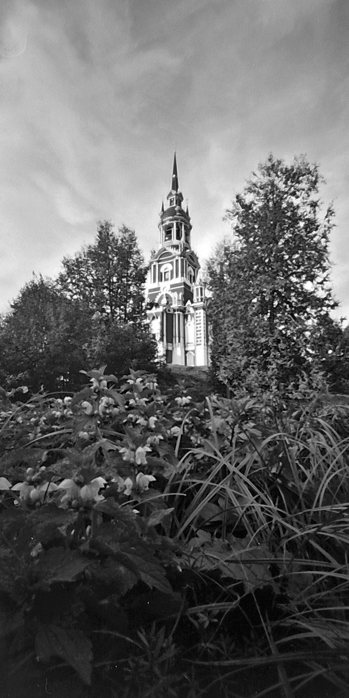 Никольский собор в Можайске. Выдержка 5 секунд. Плёнка Ilford Pan F Plus 50