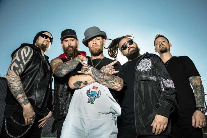 FIVE FINGER DEATH PUNCH послушал *20 Years of Five Finger Death Punch – Best Of Volume 1 & 2* представляю GROOVE METAL/ALTERNATIVE METAL