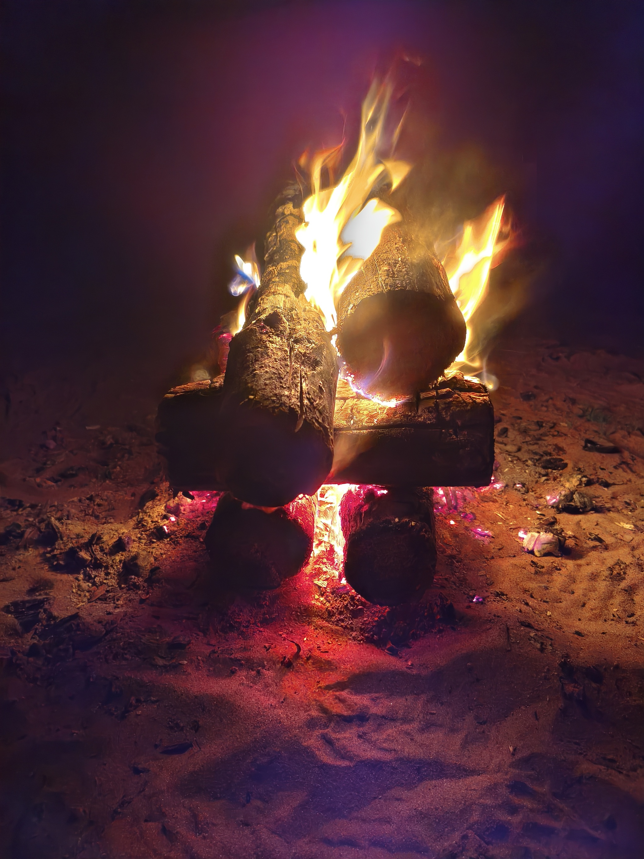 Reply to the post I just want to share a photo I found in my archive - My, Bonfire, Its own atmosphere, Cosiness, Hot coals, Komi, Syktyvkar, Nature, Relaxation, Night, Polar Lights, Camping, Video, Video VK, Short videos, Vertical video, Reply to post, Longpost, A wave of posts