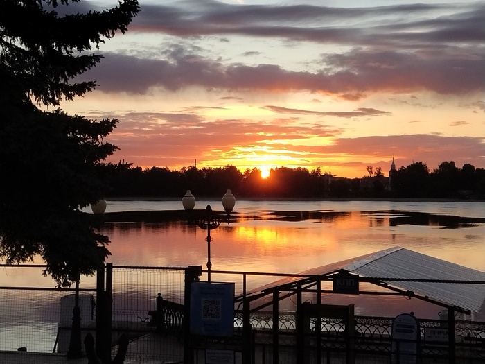 Ответ на пост «Просто хочу поделиться фотографией, которую у себя нашел а архиве»