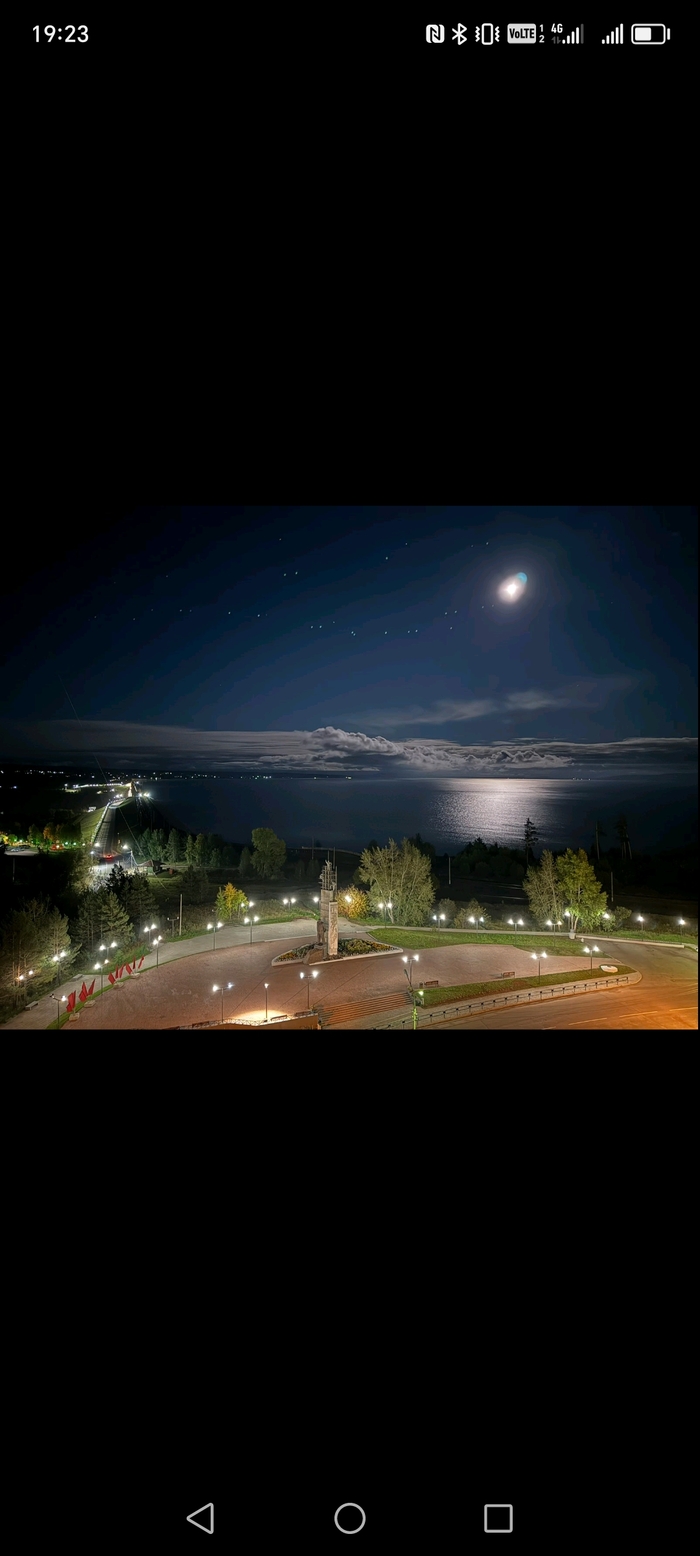 Ответ на пост «Просто хочу поделиться фотографией, которую у себя нашел а архиве»