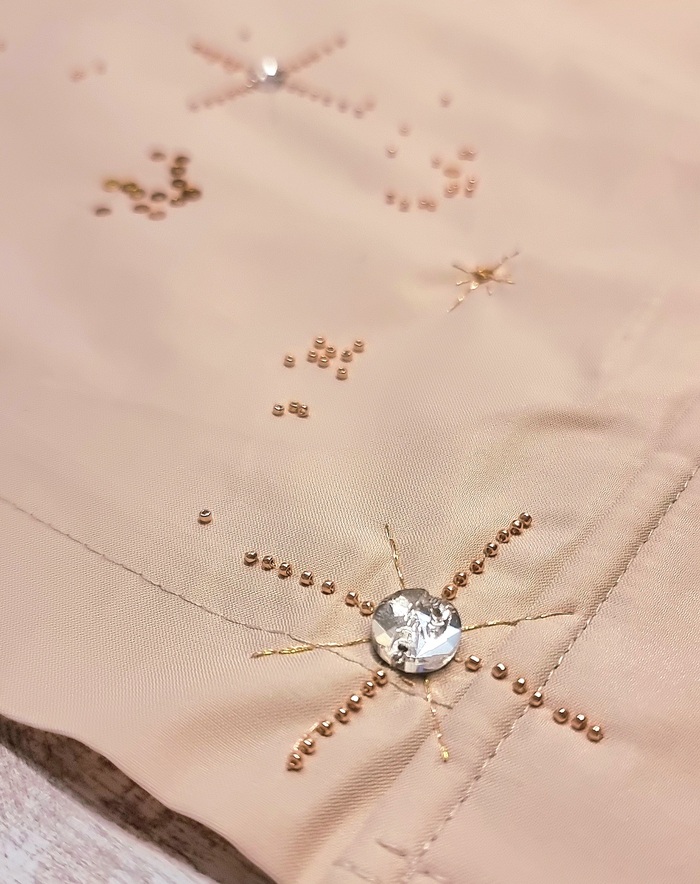 Вышивка на куртке 2