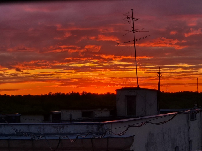 Ответ на пост «Давайте из личного чей закат красивее»