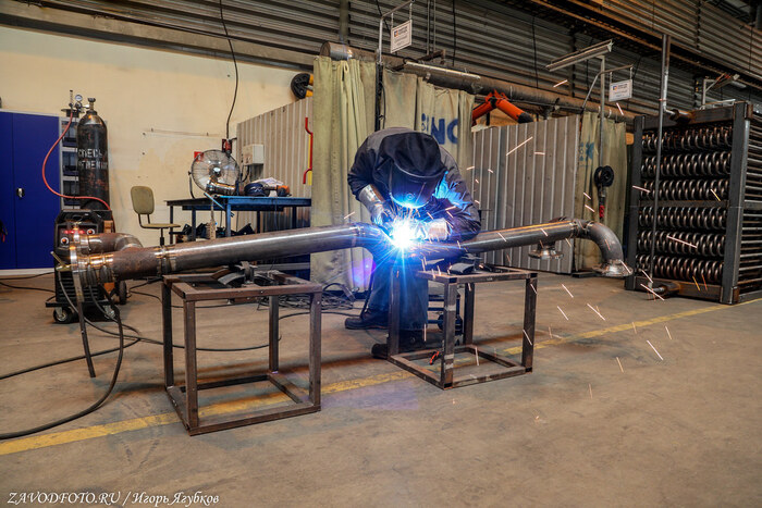 Из серии «Именно они делают Россию великой» - снято мной на заводе «Энергия холода»