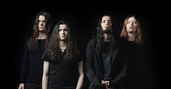        2022  * *     SERPENS OMEN