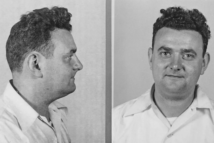   :  ,        -, Public Domain, via Wikimedia Commons