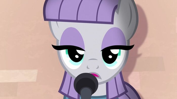 Сегодня я сделала селфи с камнем. Он получился лучше меня. Как обычно