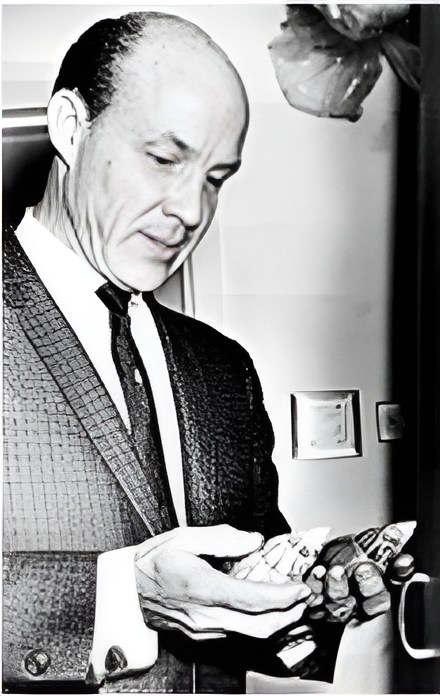 Альберт Мид и его подопечные.