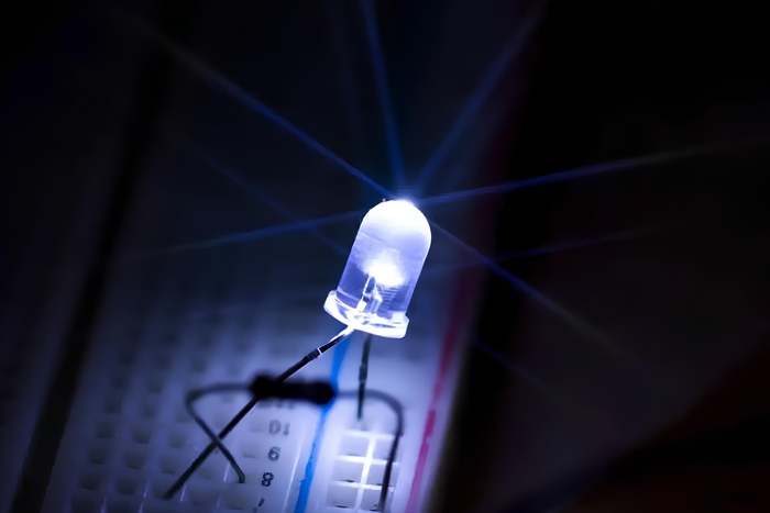 В Японии научили светодиоды передавать энергию