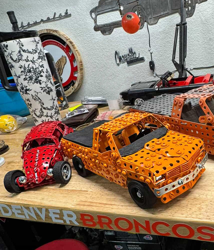 Volkswagen Beetle, GMC Sierra   , ,   