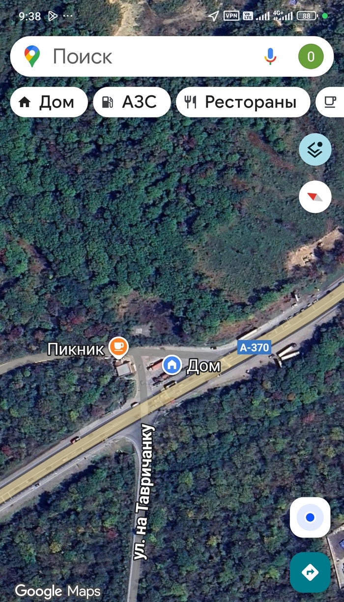 Перекресток с поворотом на Тавричанку.