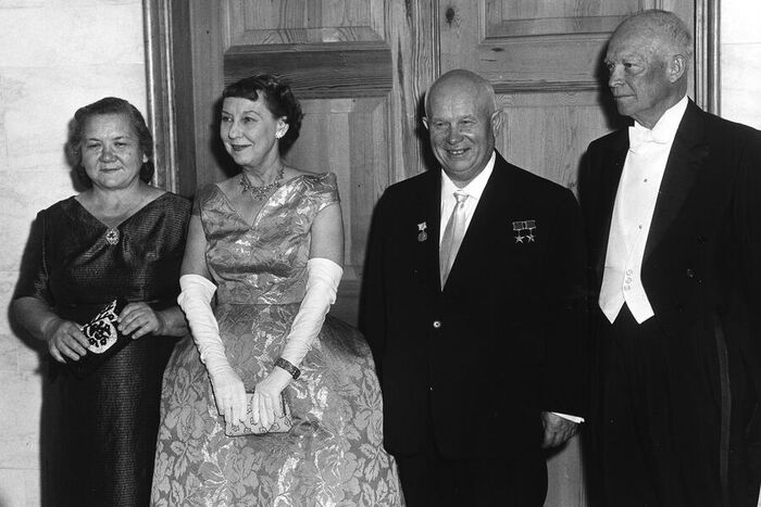 В Белом Доме в честь Хрущёвых был дан торжественный прием.