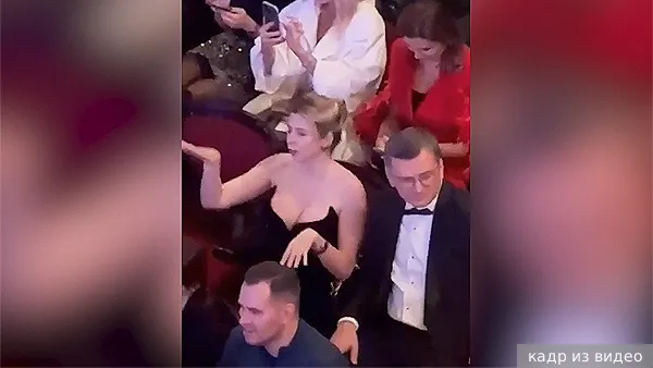 Экс-глава МИД Украины Кулеба попал на видео со странно танцующей подругой