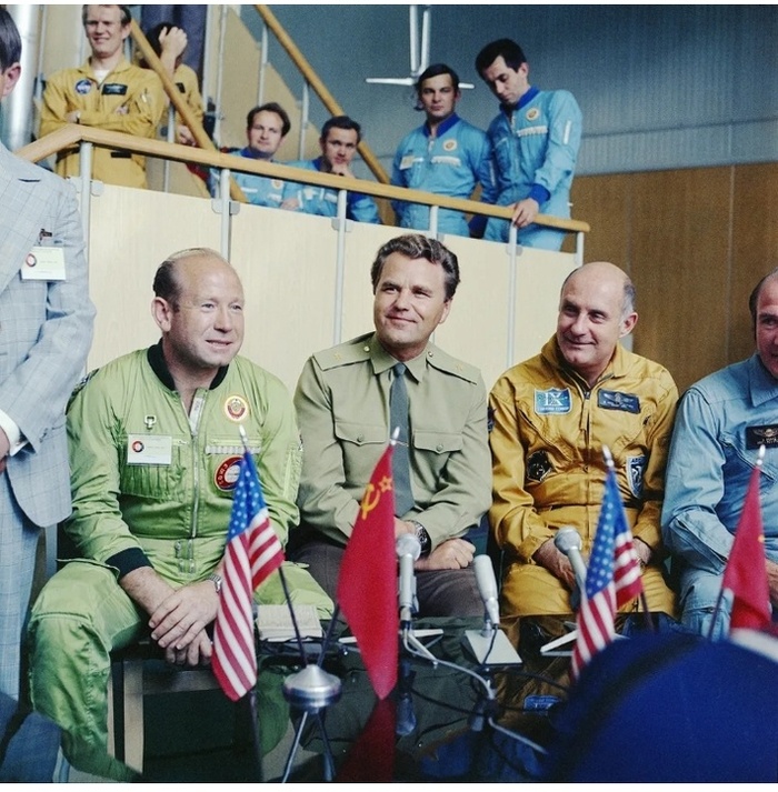  -  ,        ( )        . 9  1974 .   / 