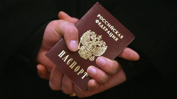 Госдума обязала граждан приносить присягу гражданина РФ с 14 лет