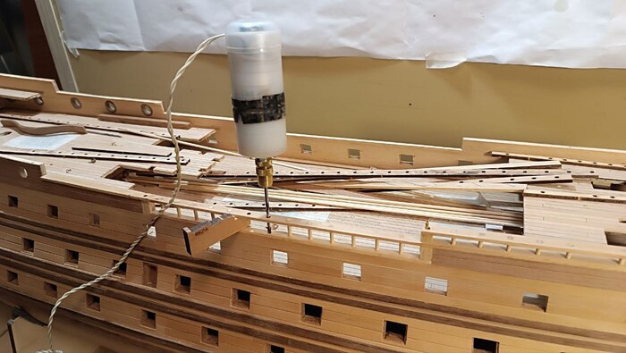 Главное что бы пиллерсы были перпендикулярны линии ватерлинии.