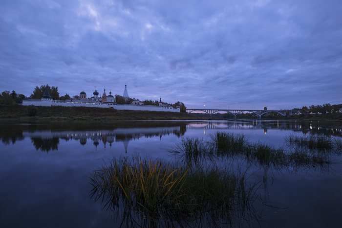 Утро с видом на Старицкий Свято-Успенский мужской монастырь