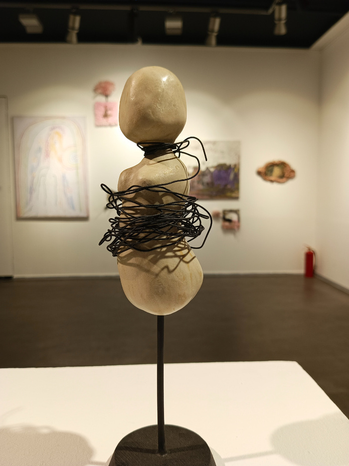 Арт-объект в одной из галерей. Какие чувства поднимаются у вас?