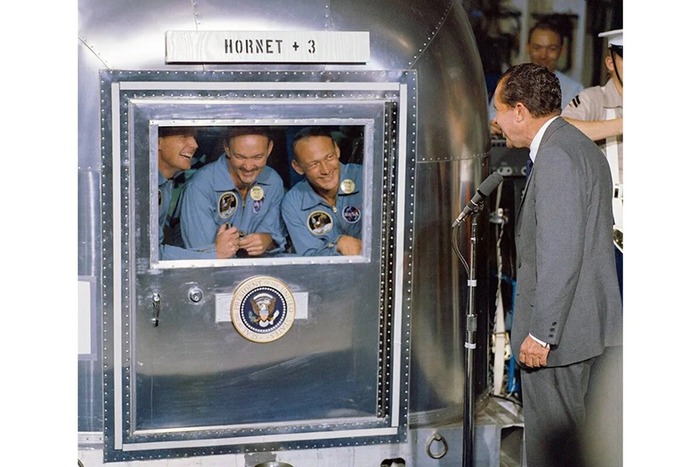 Сегодня, если бы люди побывали, например, на Марсе и вернулись, их бы не ждал карантин / © <!--noindex--><a href="https://pikabu.ru/story/opasnyi_li_vnezemnyie_bakterii_dlya_lyudey_13497342?u=http%3A%2F%2Fscientificamerican.com&t=scientificamerican.com&h=a8fcc3d090a18638652a59d6d62d80cdd404ffb5" title="http://scientificamerican.com" target="_blank" rel="nofollow noopener">scientificamerican.com</a><!--/noindex-->