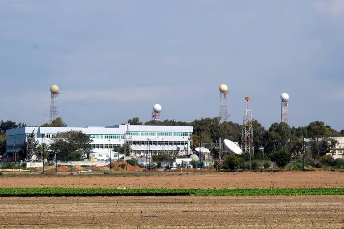 ���� 8200 � �������. ( ����: ���� ��� )